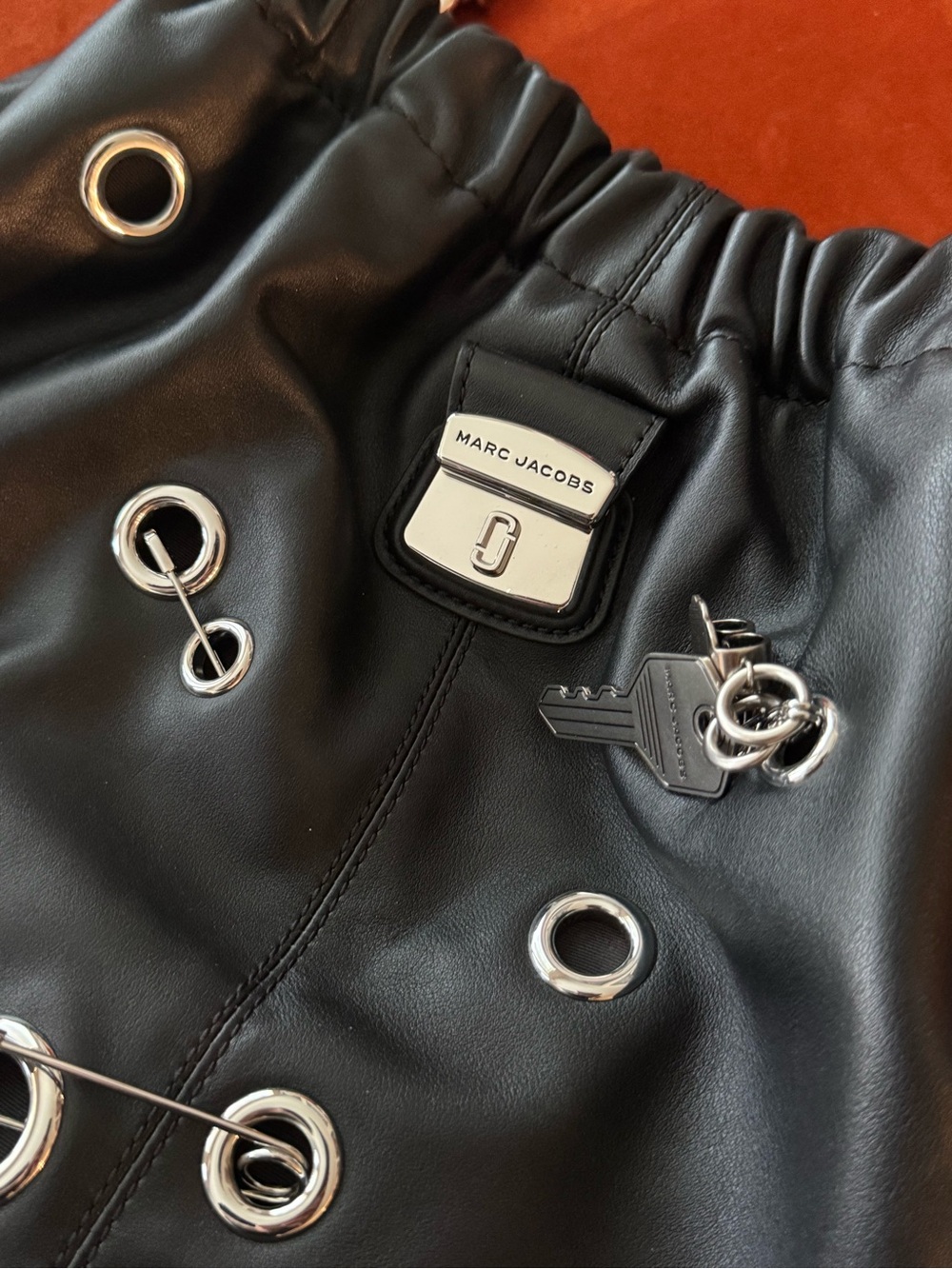 SOLD OUT LE Marc Jacobs Cristina Grommet Tote - Picture 4 of 7